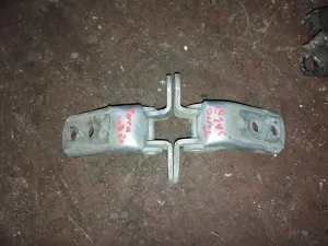 TOYOTA COROLLA 2000 ÇIKMA SAĞ ÖN ALT KAPI MENTEŞESİ 1999 - 2000 - 2001 Arası Modellerle Uyumludur