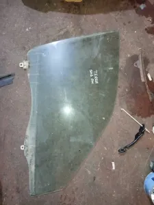 TOYOTA COROLLA 2000 ÇIKMA SAĞ ÖN CAM 1999 - 2000 - 2001 Arası Modellerle Uyumludur