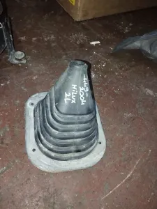 TOYOTA HILUX 2005 ÇIKMA VİTES KÖRÜĞÜ 2002 - 2003 - 2004 - 2005 - 2006 Arası Modellerle Uyumludur