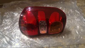 TOYOTA RAV4 2005 YENİ YAN SANAYİ SAĞ STOP LAMBASI 2004 - 2005 - 2006 Arası Modellerle Uyumludur