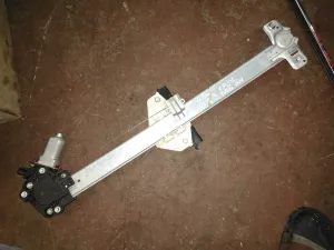 HONDA CRV 2011 ÇIKMA SAĞ ÖN CAM MOTORU 2010 - 2011 - 2012 Arası Modellerle Uyumludur