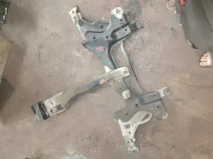 TOYOTA COROLLA 1999 ÇIKMA ÖN PANEL ALTI TRAVEZİ 1999 - 2000 Arası Modellerle Uyumludur