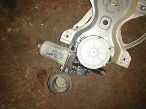 TOYOTA AURIS 2008 ÇIKMA SAĞ ÖN CAM KİRKOSU 2007 - 2008 - 2009 - 2010 Arası Modellerle Uyumludur