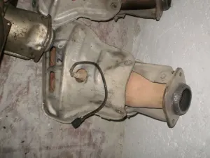 TOYOTA AVENSIS 2005 ÇIKMA EKZOS MANİFOLDU 2002 - 2003 - 2004 - 2005 - 2006 - 2007 - 2008 - 2009 Arası Modellerle Uyumludur