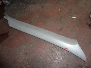 TOYOTA COROLLA 1999 ÇIKMA SAĞ ÖN DİREK PLASTİĞİ 1999 - 2000 Arası Modellerle Uyumludur