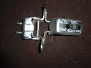 TOYOTA COROLLA 2006 ÇIKMA SOL ARKA KAPI ALT MENTEŞESİ 2005 - 2006 - 2007 Arası Modellerle Uyumludur