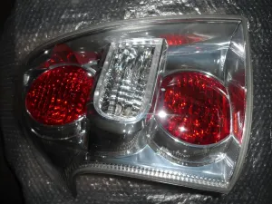 TOYOTA VERSO 2011 YENİ YAN SANAYİ SOL STOP LAMBASI 2010 - 2011 - 2012 Arası Modellerle Uyumludur