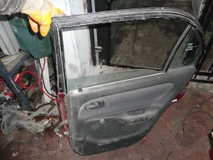 TOYOTA COROLLA 1995 ÇIKMA SAĞ ARKA KAPI 1993 - 1994 - 1995 - 1996 - 1997 - 1998 Arası Modellerle Uyumludur