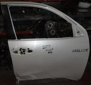 TOYOTA HILUX 2020 ÇIKMA HAFİF HASARLI SAĞ ÖN KAPI 2016 - 2017 - 2018 - 2019 - 2020 - 2021 - 2022 - 2023 Arası Modellerle Uyumludur