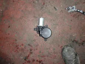 MAZDA 3 2010 ÇIKMA SAĞ ÖN CAM MOTORU 2009 - 2010 - 2011 Arası Modellerle Uyumludur