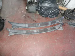 TOYOTA COROLLA 2000 ÇIKMA ÖN CAM IZGARASI 1999 - 2000 - 2001 Arası Modellerle Uyumludur