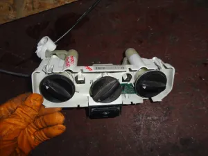 TOYOTA COROLLA 2006 ÇIKMA KALORİFER KONTROL PANELİ 2005 - 2006 - 2007 Arası Modellerle Uyumludur