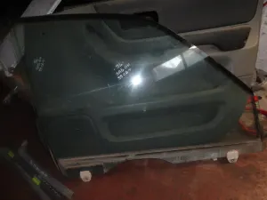 HONDA CRV 2000 ÇIKMA SAĞ ÖN CAM 1999 - 2000 - 2001 Arası Modellerle Uyumludur