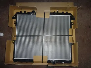 TOYOTA HILUX 2007 YENİ YAN SANAYİ SU RADYATÖRÜ 2006 - 2007 - 2008 - 2009 - 2010 - 2011 Arası Modellerle Uyumludur