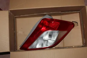 TOYOTA YARIS 2013 YENİ YAN SANAYİ SAĞ STOP LAMBASI 2012 - 2013 Arası Modellerle Uyumludur