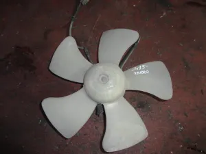 TOYOTA COROLLA 1999 ÇIKMA SU FANI PERVANESİ 1999 - 2000 Arası Modellerle Uyumludur