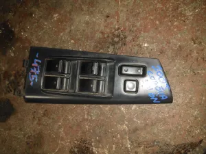 TOYOTA COROLLA 2004 ÇIKMA SOL ÖN CAM DÜĞMESİ PLASTİK ÇERÇEVESİ 2002 - 2003 - 2004 - 2005 - 2006 - 2007 Arası Modellerle Uyumludur