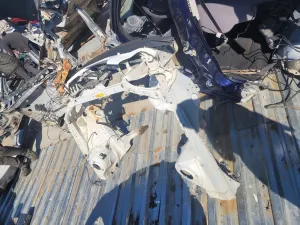 TOYOTA COROLLA 1999 ÇIKMA SAĞ PODYE 1999 - 2000 Arası Modellerle Uyumludur