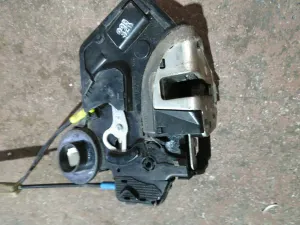 TOYOTA AVENSIS 2007 ÇIKMA SAĞ ARKA KAPI KİLİDİ 2007 - 2008 - 2009 Arası Modellerle Uyumludur