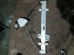HONDA CIVIC 2004 ÇIKMA SOL ÖN CAM MOTORU 2004 - 2005 - 2006 Arası Modellerle Uyumludur